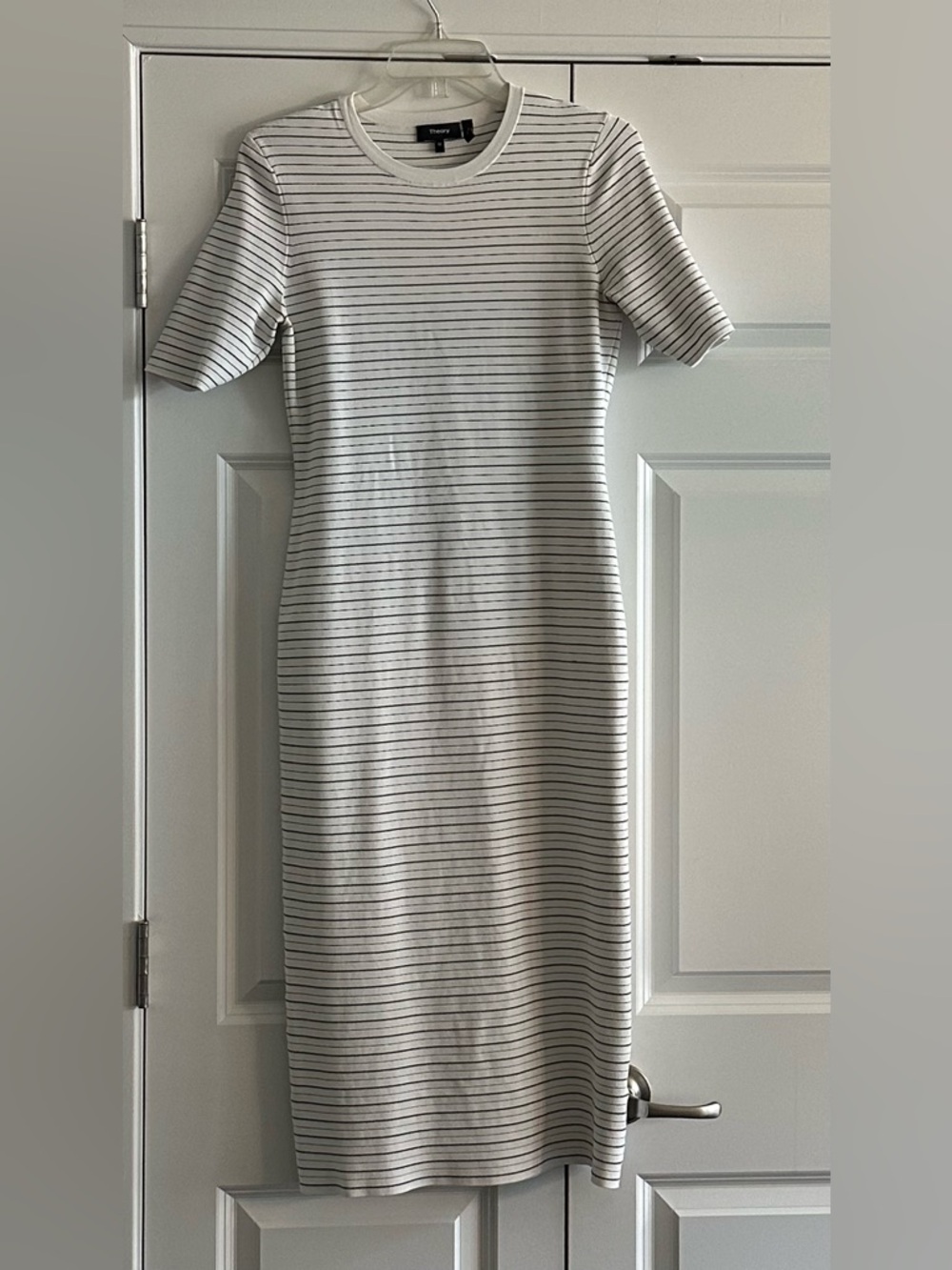Theory ivory and black striped Short Sleeve Maxi Dress
Medium